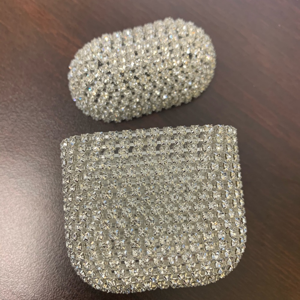 Shein rhinestone AirPods case - Picture 2 of 2